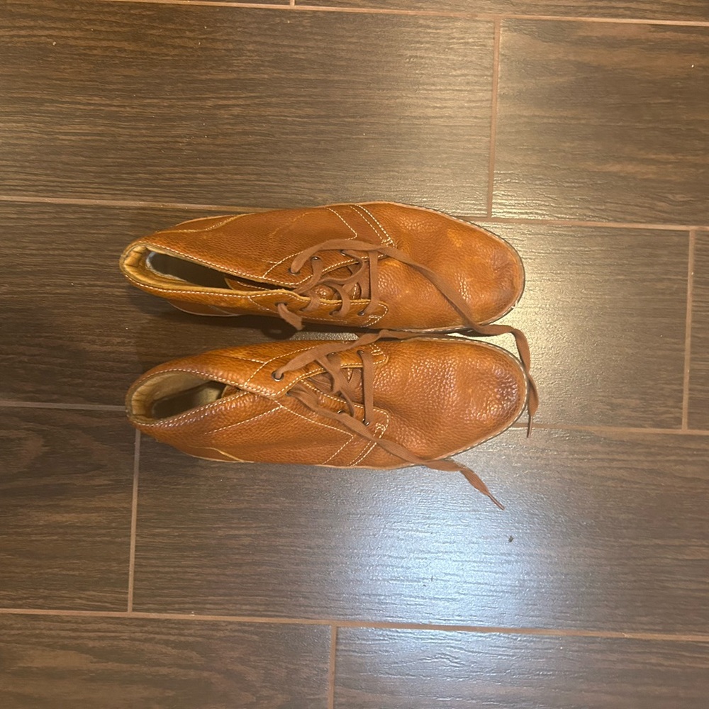 UGG Men's Tan Chukka Boots